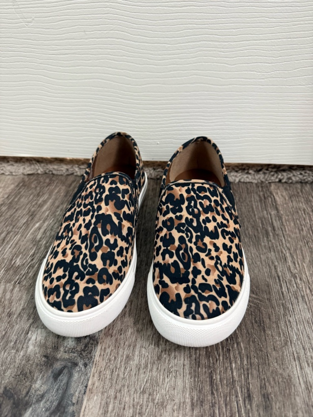 Steve Madden Leopard Animal Print Slip-On Sneakers Round Toe Size 6